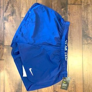 Nike women’s running short